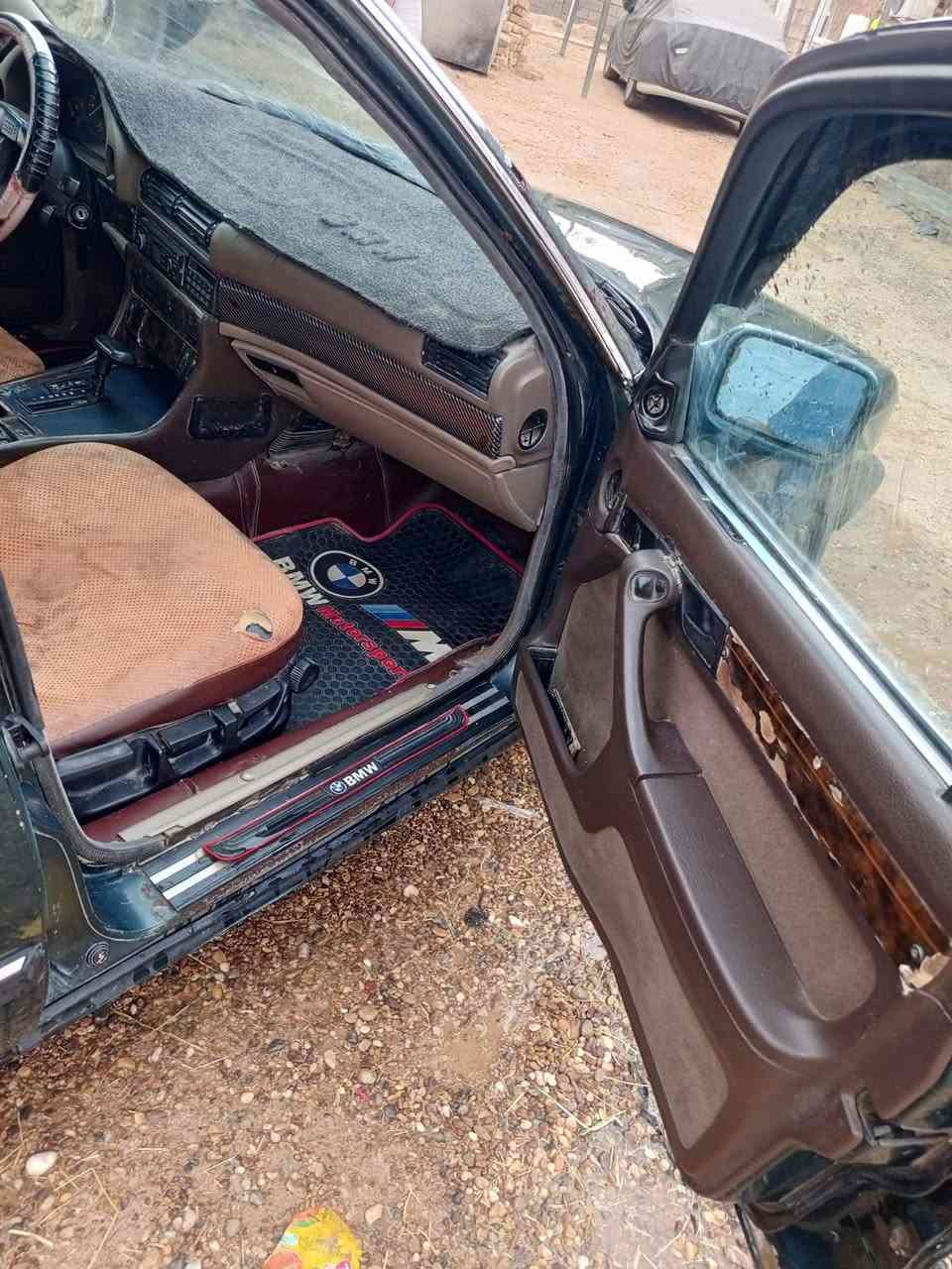 حجم 735 موديل 91 رقم انبار انكليزي تحويل ثاني يوم تبريدها كامل سياره  محرك كير مكفولات 29 بها مجال ***********
