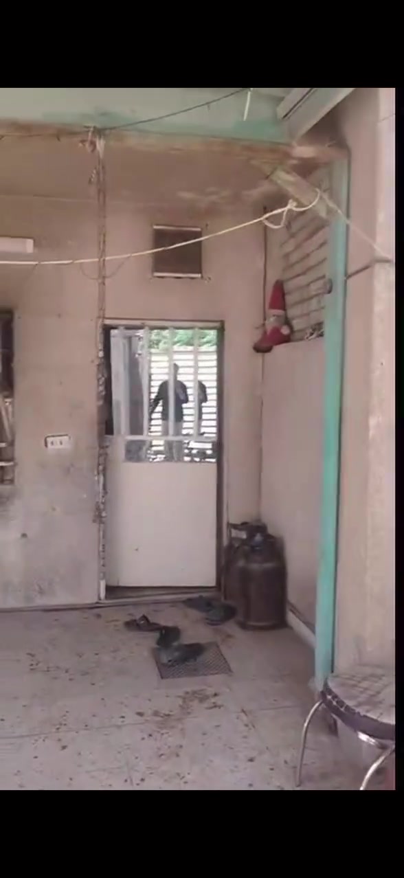على بركت الله
السلام عليكم بيت للبيع 200 متر 
واجه ١٠ نزال ٢٠ 

كلشي موضح بتصوير 
مكان بغداد حي الجهاد ٨٩٥ خلف السوق مربع 6000 ❤️
للستفسار اكثر ***********

السعر جدا مناسب
