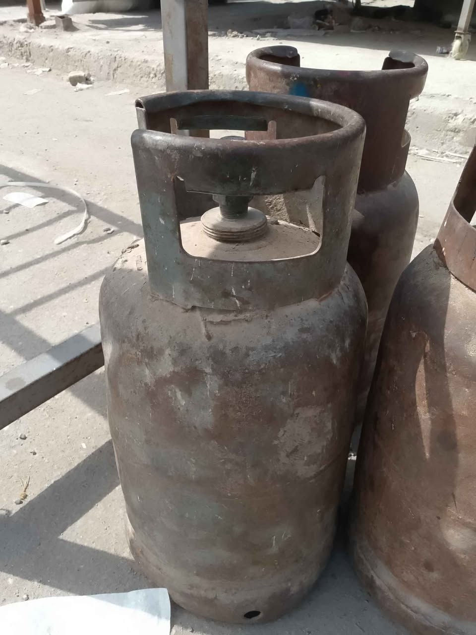 غاز فارغ 
حديد ب85 الواحد 
مكاني مدينة الصدر 
رقمي *********** بغداد, العراق
