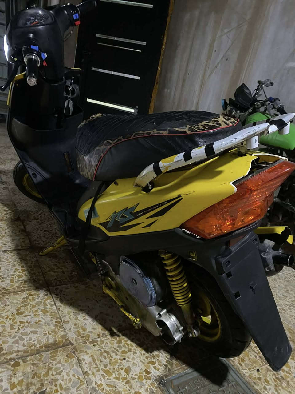 يا الله السلام عليكم ماكس عدله البيع مرواس 2006 كفراته نظيف لايتات اشاره شغال لا صرف ولا بخار دراجه صاروخ كلش حلوة ما بيها نواقص الدراجه حلوه وكاعده لايت اشارات اشارات خلفي اشارات امامي شغال كشن نظيف مغلف( سعر 450 يرهم مرواس) التحيات للجميع


**إذا كنت صاحب هذا الإعلان وتريد حذفه لأي سبب، رجاءا أرسل رسالة إلى الدعم الفني**