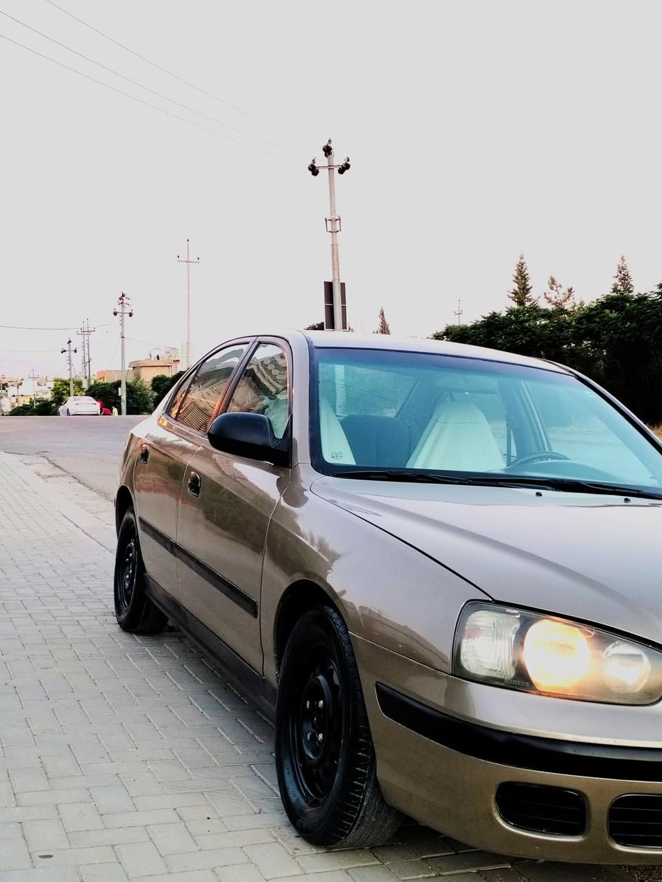هوندا إلنترا موديل 2002، مواصفات خليجي، محرك 2.0، كير عادي، تبريد (مكيف) شغال. السيارة كلها باقية على وضع الشركة (بلاد)، مصبوغة عام (كامل) على نظافة بدون أي حادث أو ضربة، لغود وجاملوغات (أمام وخلف) كبس شركة. رقم السليمانية (رقم باريك)، السنوية جديدة لغاية 2030، الهزة (الفحص الدوري) جديدة. الكير والمحرك والتبريد والتحويل والوكالة والغرامات كلها بشرط الفحص.
الموقع: السليمانية.
السعر: 62 ورقة (دفتر) وبيه مجال قليل.
***********
***********
