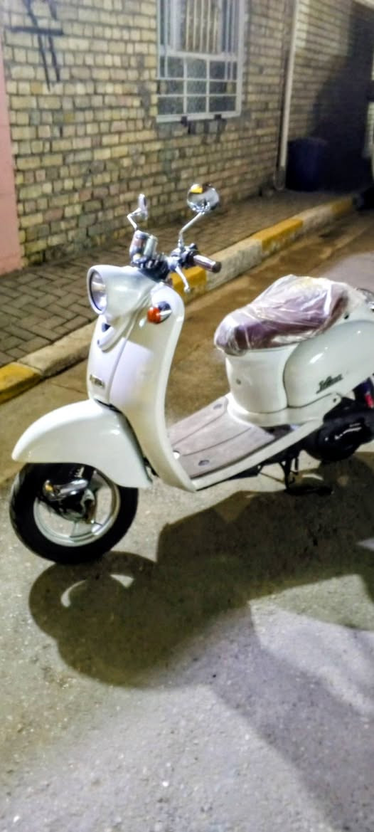 سلام عليكم دراجة عبد الحليم نظيف دراجة نثيه حلوه مكينه رمبه كل كهربائيّة شغاله دراجة ياباني جديده السعر 800وبيها مجال بصيط العنوان بغداد بلديات رقم ***********
