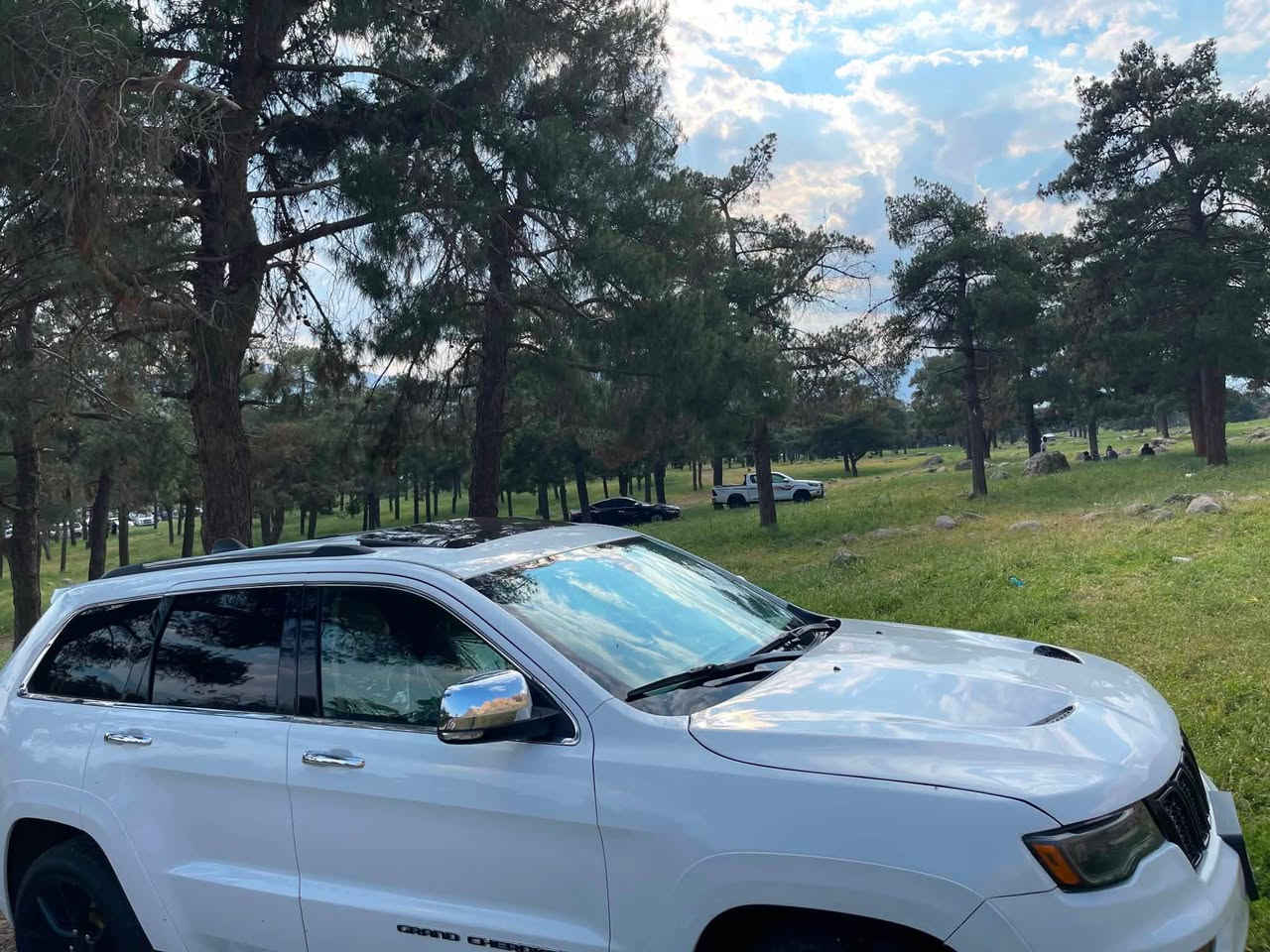 السلام  عليكم ورحمة الله وبركاته 

‏‎‏‎       ——— لـلـبـيع  ———

جيب كراند شيروكي —   Jeep Grand Cherokee

‏‎‏‎وراد خليجي   شركة هارلم .       

‏‎‏‎الموديل           —   2021

فئة.                 —  Limted 

حجم المكينه   —   V6

‏‎‏‎اللون               —    ابيض  

‏‎‏‎المسافه المقطوعه — 56.000 mil 

‏‎‏‎حاله السياره. — مكفول كفاله عام 

‏‎‏‎المواصفات 
-صلايد 
- رادار كبير 
-3 شاشة 
‏‎‏‎- بصمة تشغيل 
‏‎‏‎- بصمة أبواب 
‏‎‏‎-تشغيل عن بعد 
‏‎‏‎-ترحيب عند الاقتراب 
‏‎‏‎-كشنات جلد 
-داخل لونين مميز مشمشي
‏‎‏‎- رادار جانبي 
‏‎‏‎-رادار امامي 
‏‎- رادار خلفي 
‏‎‏‎- شاشه كبيره تدعم نظام الأبل كار باي ونظام الاندرويد 
‏‎-تدفئة ستيرن 
‏‎-گير ماوس 
‏‎-اوتو هولد
‏‎-اوتو ستوب 
‏‎-هندبريك بصمه 
‏‎-٧وضعيات قياده 
‏‎‏‎-كشنات تدفئة 
‏‎‏‎- ستيرن بحركه كهربائيه 
‏‎‏‎- تبريد مركزي 
‏‎‏‎- بگ لايت LED 
‏‎-صندوق كهربائي 
‏‎‏‎- كرسي تبريد و تدفيه 
‏‎‏‎-كرسي السايق والراكب بحركه كهربائيه
‏‎‏‎-تحكم ستيرن جهتين 
‏‎‏‎-تحديد سرعه 
‏‎‏‎-مانع انزلاق 
‏‎‏‎-ليد نهاري
‏‎‏‎-كامره خلفيه دواره 
‏‎‏‎باقي المواصفات المعروفه 

‏‎‏‎رقم السياره    — بغداد  

‏‎‏‎للأستفسار.     — ***********
وەتساپ رانية, السليمانية
