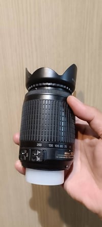 نيكون ٥٥-٢٠٠مم • AF-S VR • نظيفة جدًا