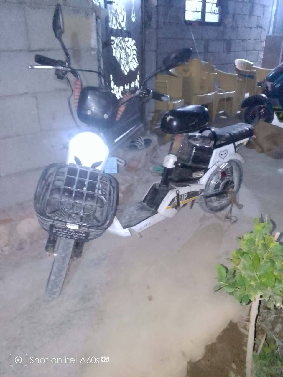 مكلف بنشر دراجيتين للبيع الاسود 100والابيض 200وبي مجال للستفسار عل هذا رقم ‏‏‪***********‬‏
