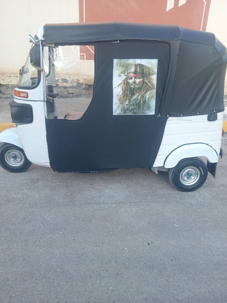 بلاش بلاش بلاش 
لحك
السلام عليكم ورحمه الله وبركاته 
تكتك موديل ٢٠ رقم نكليزي تحويل ثانيوم 
تكتك حلوة نضيف كبل شارع 
تكتك خير من الله خاص مفتوح ورقمي ***********
بيك خير وتدلل
