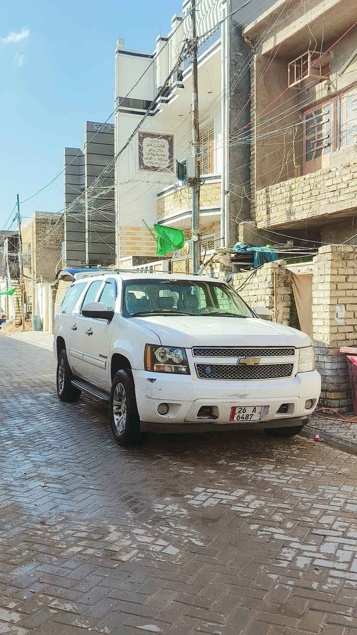 سلام عليكم يوكن شوفرليت موديل 2007 سياره كفاله عامه مكينه 5300 كير 700 تخم تاير تدفئه تبريد تحويل المكان بغداد مدينة الصدر السعر 150 وبيهه مجال لاستفسار علئ هاذه رقم ***********
