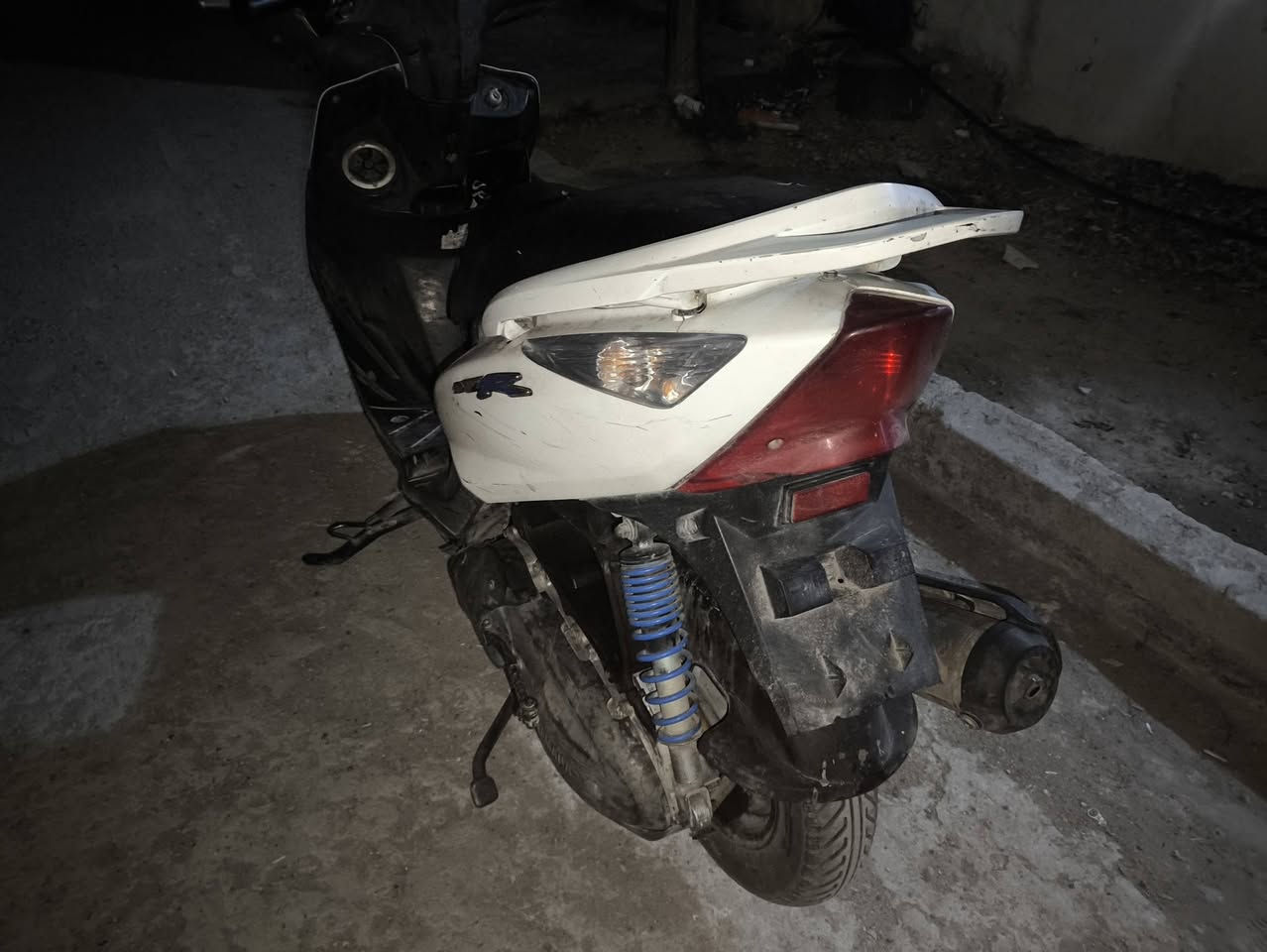 سلام عليكم دراجة ماكس ثعلب للبيع او المراوس بماكس عدله دراجة بيها جويتر مجفته المكينه انضف منها ماكو دراجة بس تبدل جويترها ترتاح بعد مكاني الخطيب الرسمي ب500 بيها مجال 
‏‪‏‪0773 917 4912‬‏‬‏ رقمي
