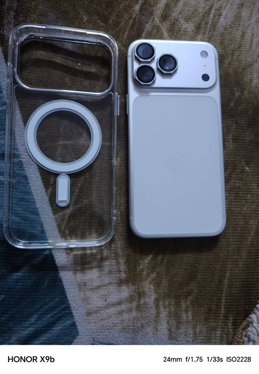 ايفون 17
شريحه وحده

لون سلفر

عدد دورات الشحن 13

البطاريه 100

جهاز جدآ نظيف

السعر مليونين وميه وخمسين سعر الجدي. مليونين وتلث ميه جهاز تأخذه من بيتي اي أشكال بي ترجعه عليه***********
