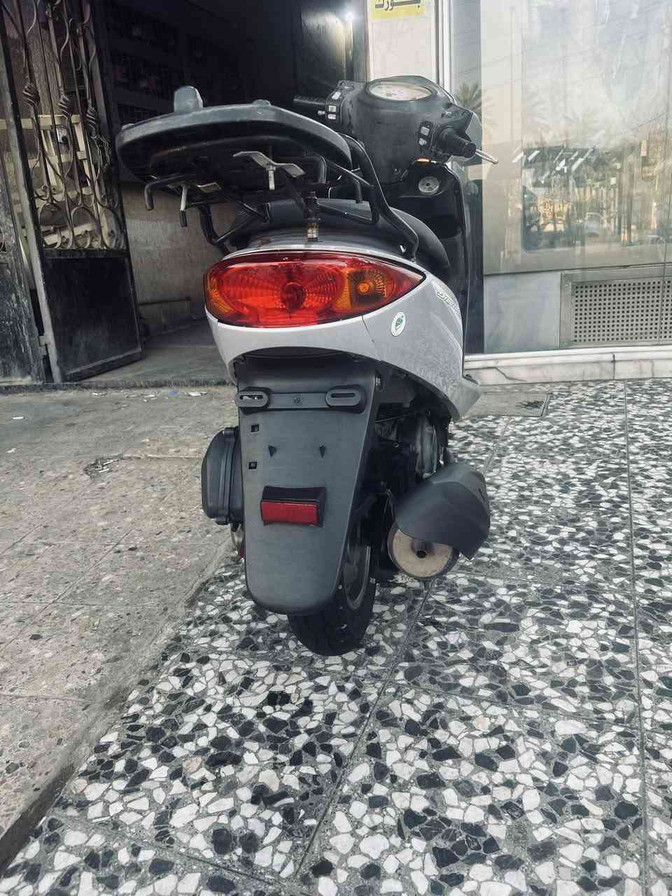 مكلف بالنشر 
السلام عليكم
بريز بغبغاء مكفولة
مكينة ما مفتوحة جيب فيتر وافحص
كهربائياته كلها شغالة
دراجة نضيفة بمعنى الكلمة
صار شهرين نازلة رمبة
السعر مليون وبيه مجال قليل  
العنوان بغداد بلديات قرب ساحة الحمزة
رقم صاحب الدراجة ***********
متواجد واتساب
