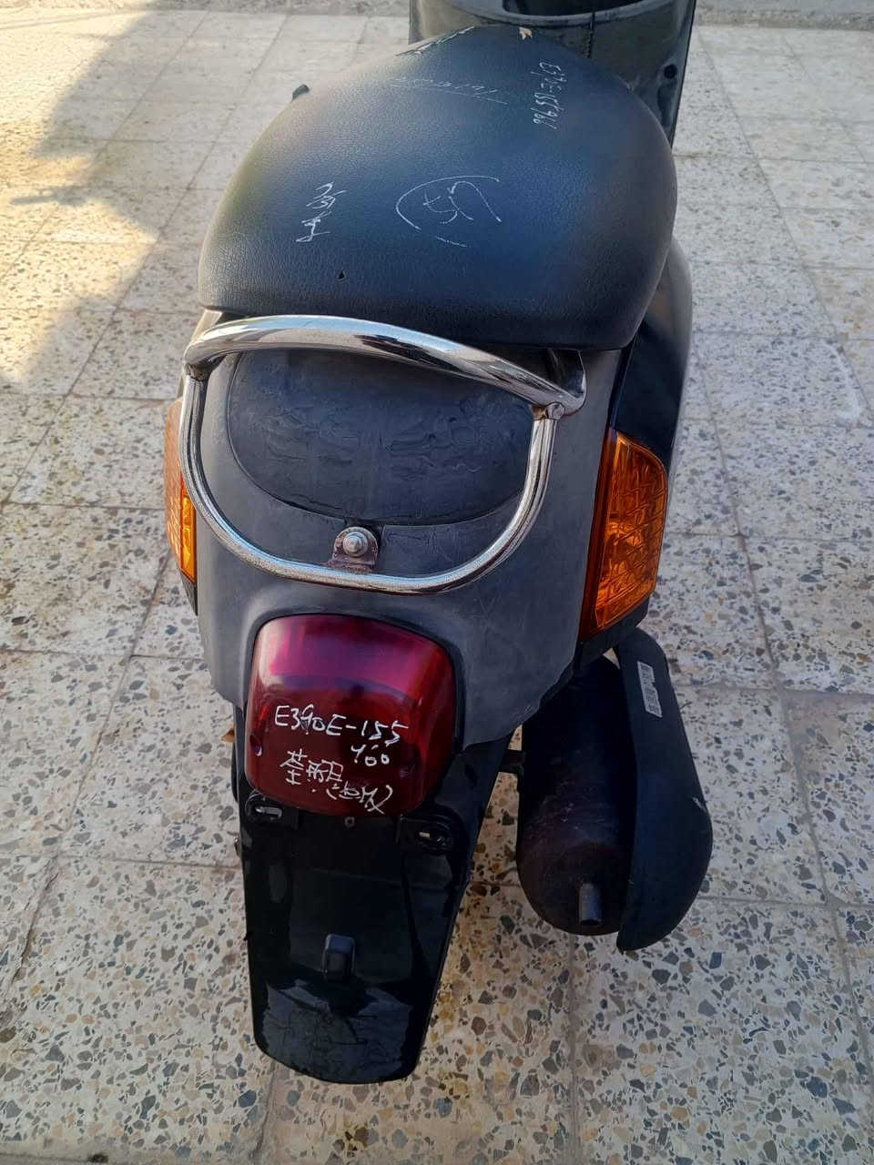 السلام عليكم دراجة بوليس كابريتر برغي مامفتوح لاتنقيص لاتتبخير تأخذها كلشي شغال  بيها ختم واحد للبيع السعر خاص ***********
