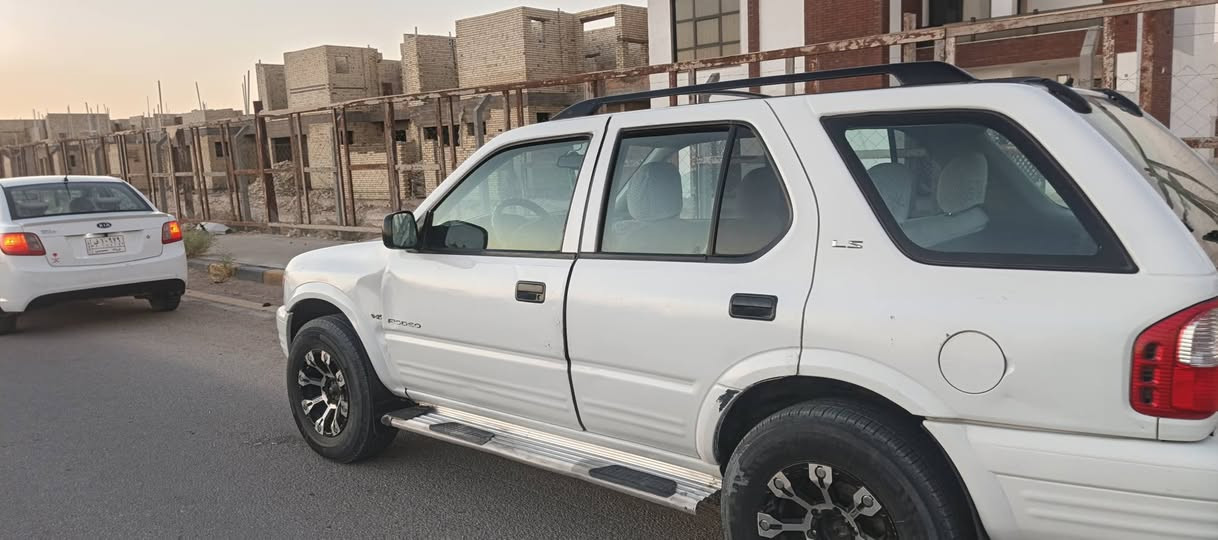 سلام عليكم ازوزه للبيع فول مواصفات 6سلندر منضومه غاز تبريد شغال غرفته جديده حداديه مكينه مكفولات كهربائياته كله تمام السياره نضيفه وحلوه مكاني السعر 58 وبيه مجال حك الجيه  نجف الاشرف،***********
