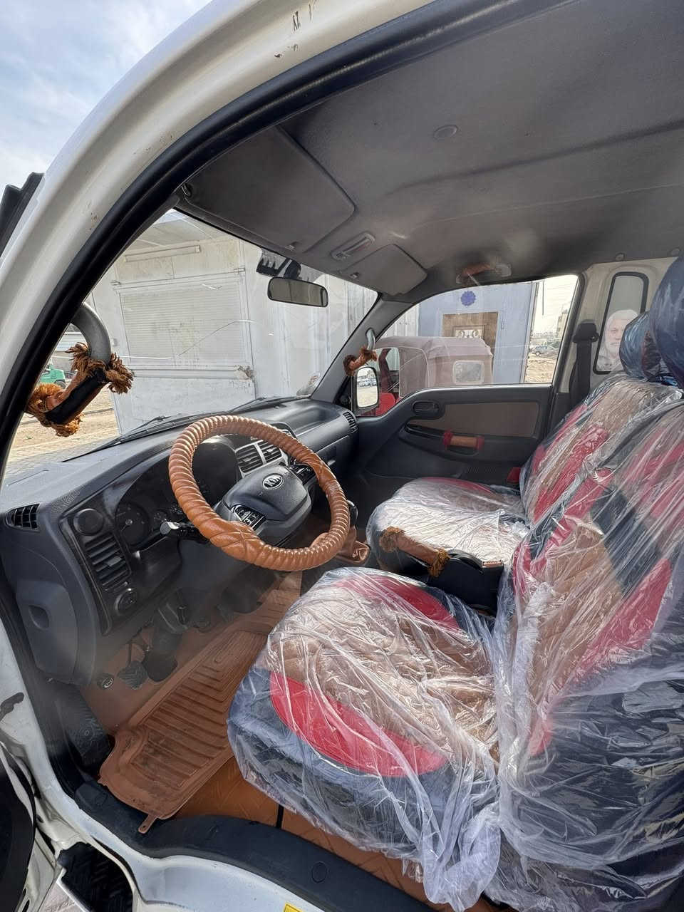 كيه موديل 2018سياره مكفوله من الضربه والصبغ  مكفوله مكينه كير اكسل شواصي حداديه سنويه لغايه 2028السعر 128 وبيه مجال العنوان بغداد الرقم لل ستفسار ***********
