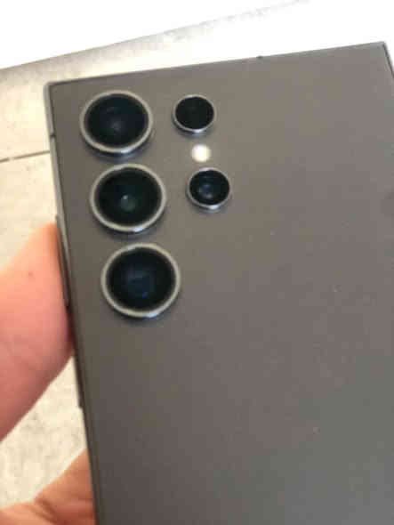 اس ٢٤ التر ذاكره ٢٥٦ التر نضيفه ضمان عين فهد باكيته وياه وكيبل مالته سعره ٩٠٠ وبيه مجال مكاني بغداد
الرقم / *********** خاص او واتساب
