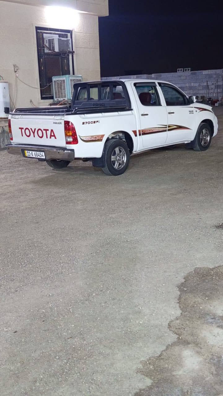 سلام عليكم تيوته موديل 2009رقم بغداد انكليزي ابسمي تحويل مباشر كير محرك نضيف مكان  بغداد التاجي السعر 168او بيهه مجال تصل على هذا الرقم ***********
