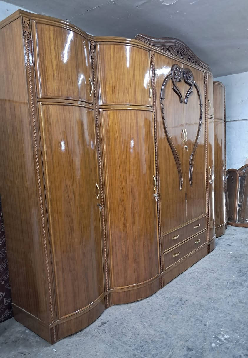 يعلن معرض الموسوي عن وجود غرفه نوم مستعمله نظافته فول 100موديل مدرج داخل وخارج صاج ضهر جرجوبه نقش زان مصري نوع الثقيل غرفه ولا غلطه اي استفسار خاص او الاتصال ***********
***********واتساب يوجد توصيل لكافه المحافضات
