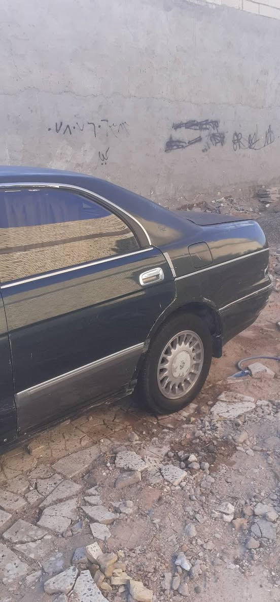 السلام عليكم للبيع واراوس بطه متصل رقمه واسط الماني أليف مشروع وطني السيارة بسمي باتري جديد حدادي نص عمر شواصي نضيفه سنويه ساقطه بل 24 مكينة وكير واكسن راس الثور فيشه وحد تبريد ثلج تدفه السيارة يرادله صبغ بس مكفول من الكص ونقل الجثه بيه ضربه بيبان وجاملغ الكدام مكان السياره نجف تريد وكاله تريد مداور ثاني يوم السعر 30 وبيه مجال بسيط الرقم***********
