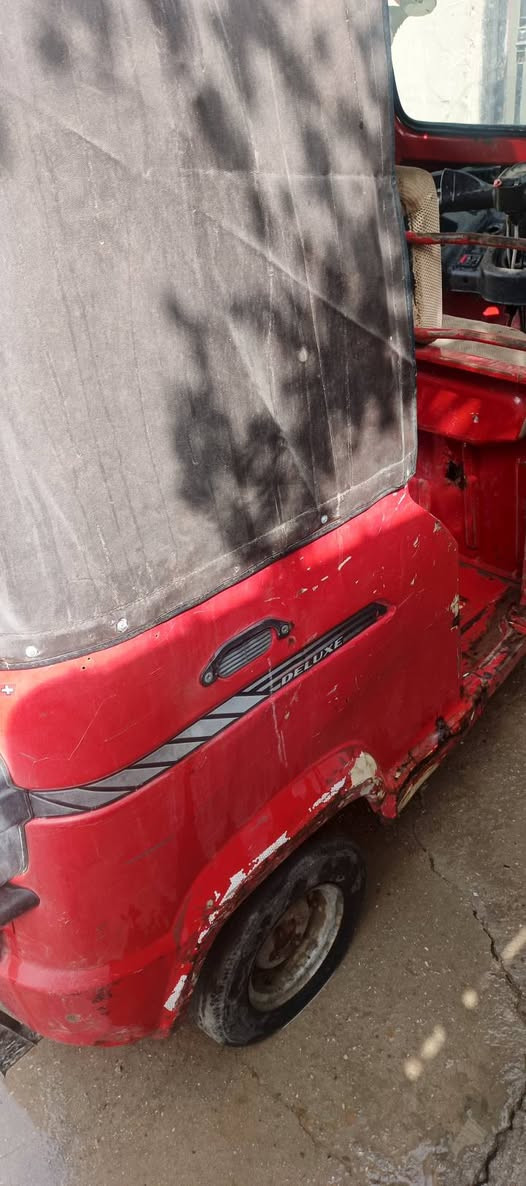 تكتك تي في اس للبيع اوراق ضايعة اتكفل سرقة وعشائر موديل ١٨ التكتك جاهزة مجفتة جديد وكلجات جدد تخم اذاين قماجي جديد فلنجات وبنزات وعنابير جدد تخم كامل السعر ١٨٠٠ رقمي واتساب فقط *********** مكاني الدورة ابو دشير
