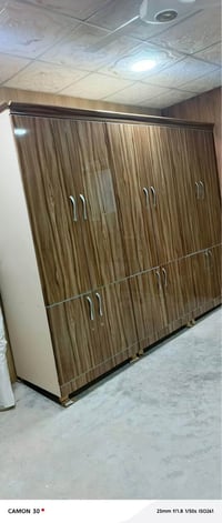 لوكر • ٣٠٠ • سنغافورة