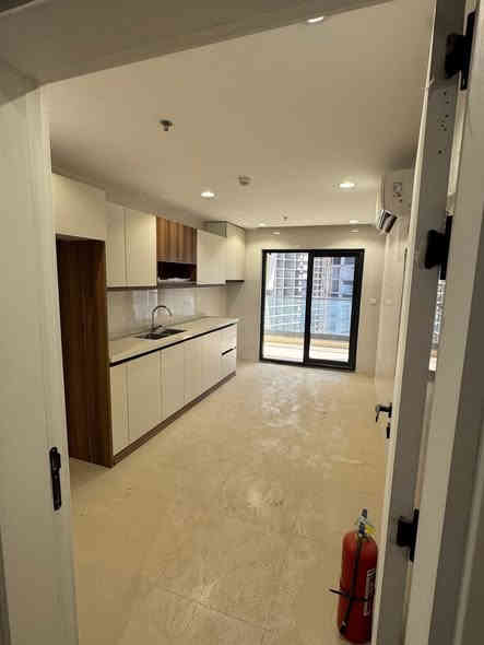 ✅ شقة جديدة زيرو للايجار 
📍المنصور - مجمع رويال ستي 👑
المساحة 161 متر
🌿 مجهزة سبالت وكاونتر حديث وسخان

✨التفاصيل: صالة واسعة
• مطبخ مجهز 
• غرفتين نوم واحدة ماستر
• خدمات صحية عدد 2 
• غرفة لوندري لغسل الملابس
• بلكونة بأطلالة داخلية جميلة
• بارك خاص 

مع خدمات عديدة داخل المجمع 
4 مصاعد سريعة وآمنة
🔑 بمقدم  شهرين فقط

للاستفسار او الطلب : ***********
