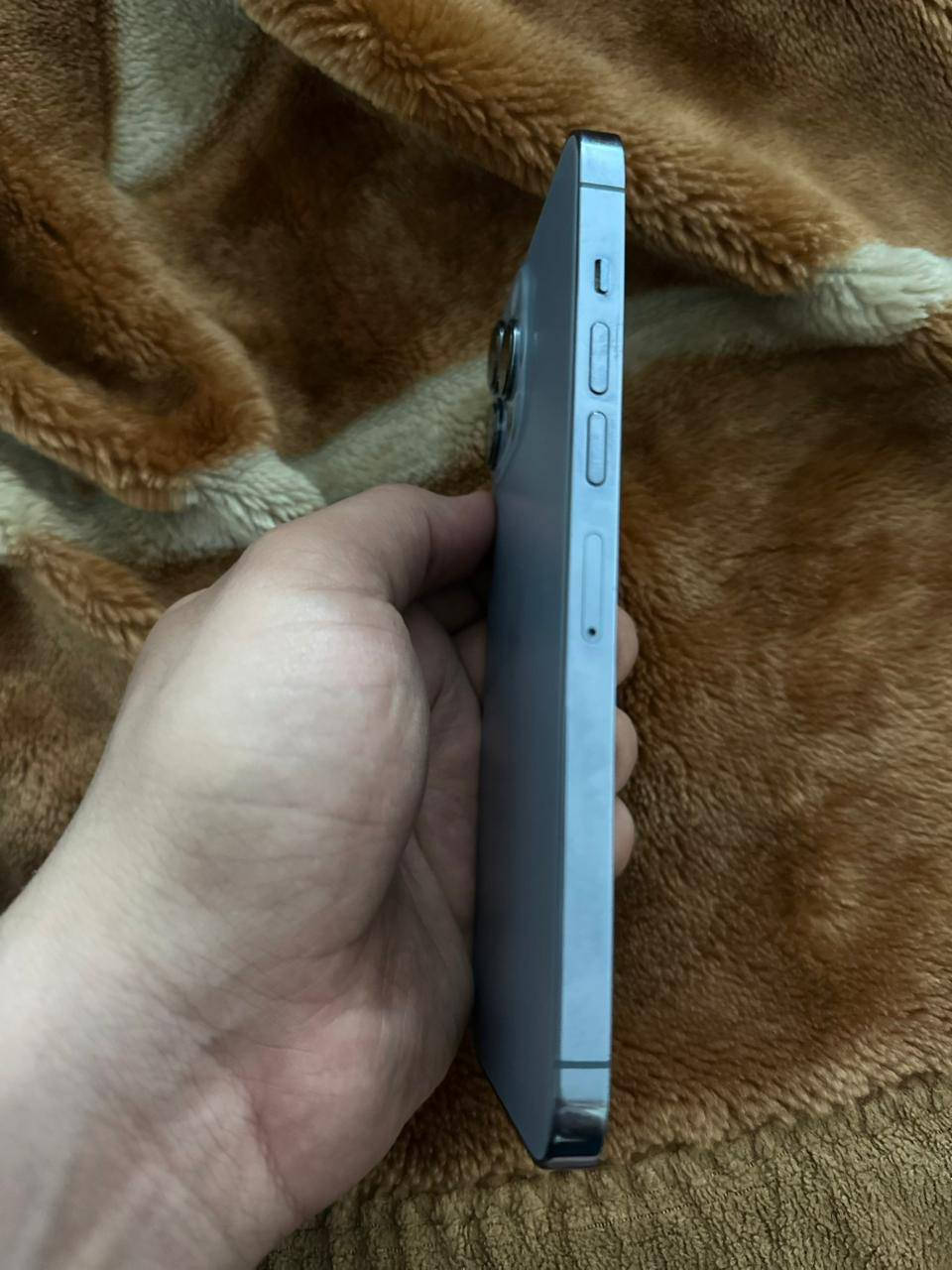 📱 iPhone 13 Pro Max مستخدم  
✨ ضمان ماستر  
💯 نظافة الجهاز 100%  
🔋 البطارية: 79%  
✅الذاكرة 256

🔥 جهاز نظيف جداً وجاهز للاستخدام بدون أي مشاكل  السعر 685 الف


**إذا كنت صاحب هذا الإعلان وتريد حذفه لأي سبب، رجاءا أرسل رسالة إلى الدعم الفني**