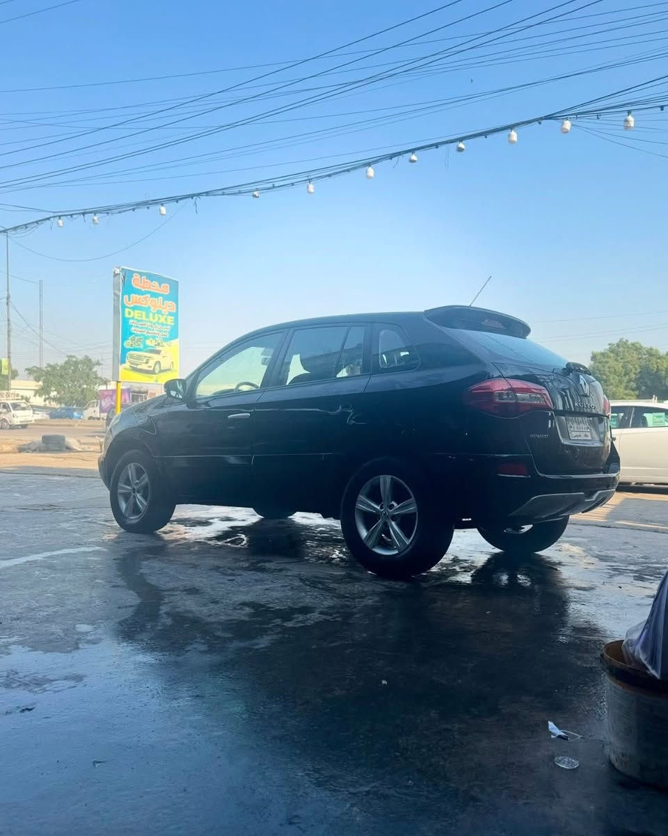 سلام عليكم  رينو كوليوس 2013
فور ويل 
رقم نكليزي 
وباسمي 
وسياره جاهزه 
مكفوله كفاله عامه 
محرك وكير 
وهاذ سونار ماله
وتايرات خلفي جديد 
مكاني بغداد العبيدي 
الي يحب يتصل على هاذ رقم 
***********
سعر 95
