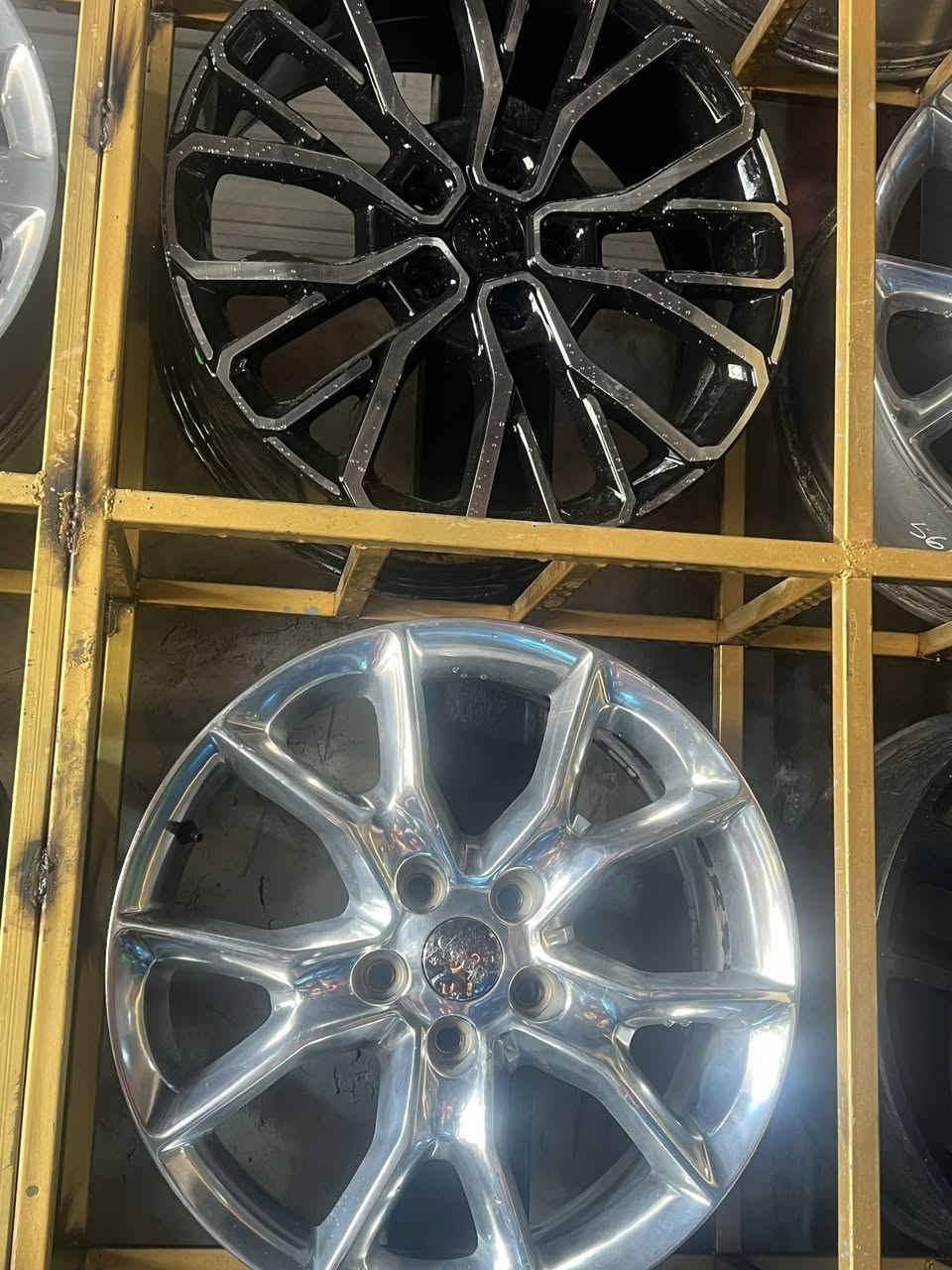 سلام عليكم شباب وصلت ويلات جيب نفق الشرطة بغداد ***********
