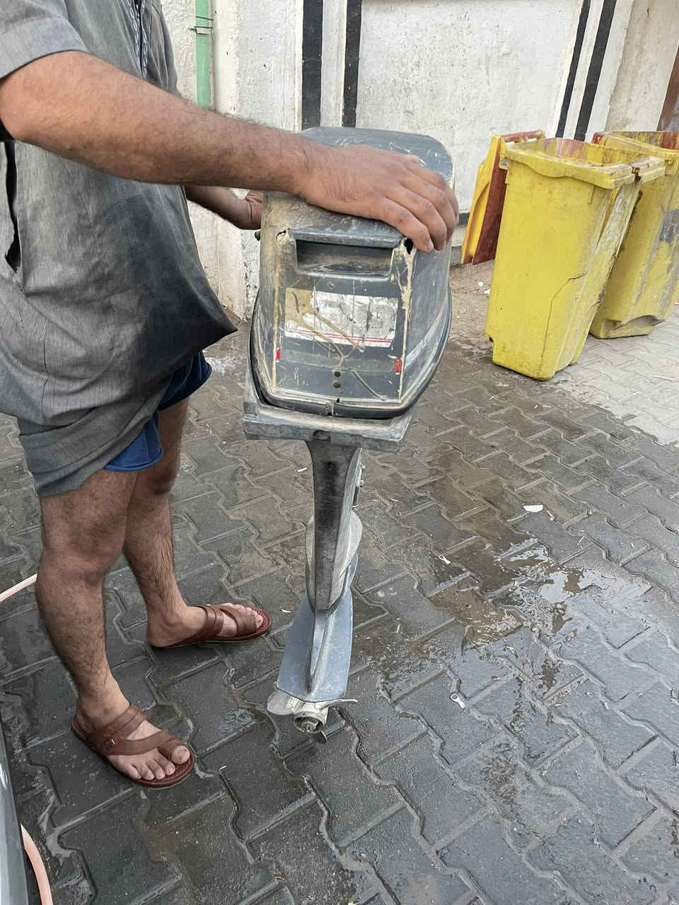 للبيع مكينه ياماها 9.9 حصان السعر 850 مكاني البصرة السراجي ***********
