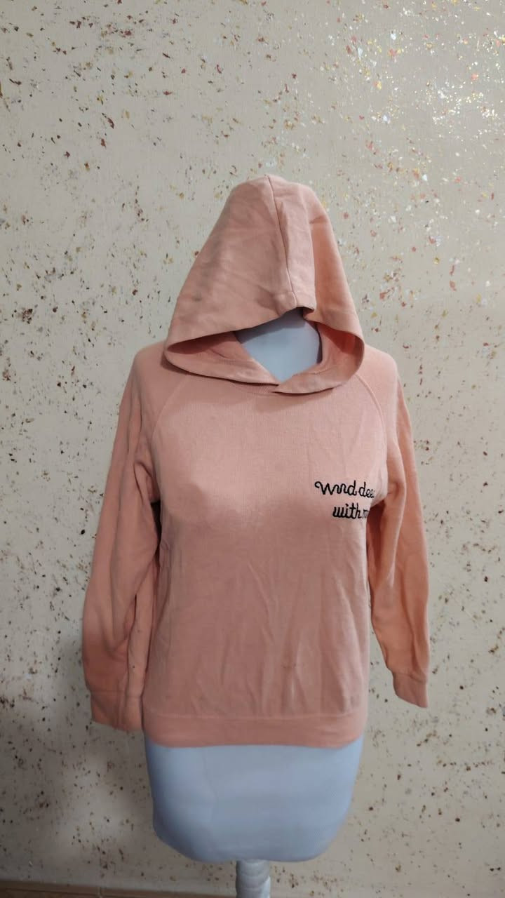 سويترات جديد 3000 القطعه 
شلعة العدد 28 قطعة السعر 45 الف والتوصيل مجاني
***********
