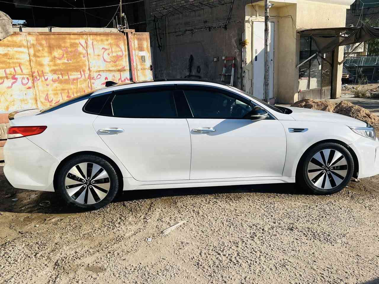 السلام عليكم شباب اوبتيما للبيع موديل 2017 وارد امريكي 
فول فول موصفات محرك 2400 ماشيه 140 مايل رقم 
بغداد صبغ جاملغات امامي وبنيد بدون دواخل بدون ارباك 
السعر 144 وبيها مجال بصيط العنوان بابل شارع 60 
قرب مجسر الطهمازيه الهاتف ***********
