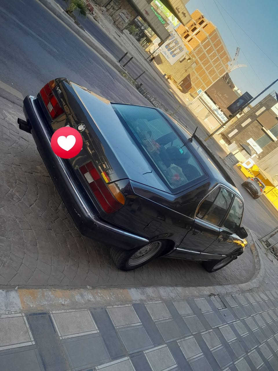 سلام عليكم 
سياره بي ام للبيع
حجم 730  لون اسود 6سلندر اصل مكينه وبليته مكفول من الضربه والمعجون صبغ عام للجماليه فقط دواخلهه نضيفه تبريد نقصه بس غاز سياره رقم بغداد انكليزي السعر 50 وبيهه مجال

***********
