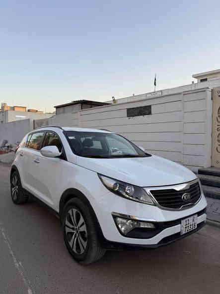 كيا سبورتج 2014 خليجي بغداد للبيع 
السعر ١٤٠ وبيها مجال بسيط 
السياره بيها صبغ صفحه السايق ( ضرر بابين مبدلات أصليات ) جهه السايق  
رقمها بغداد الدولي جديد وهزه جديد وباسمي 
محرك 2000 دوش المرغوب 
محرك وكير وصدر وتبريد وكهربائيات نضيفات جدا 
تخم تايرات وباتري جديد….. 
مري شفط وتحكم ستيرن وحاكيه اتصال وكامره خلفيه وبلوجتكترات زنون ونضام ايكو وحساسات امامي خلفي 
رقمي للاستفسار *********** اثير 
*********** اسيا 
مكاني بغداد المنصور حي دراغ
