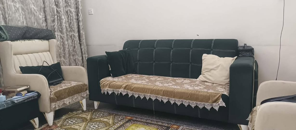 السلام عليكم تخم للبيع بسعر ٣٢٥بي مجال نضيف نجاره عراقيه ٨مقعد رقم ‪0774 535 3433
