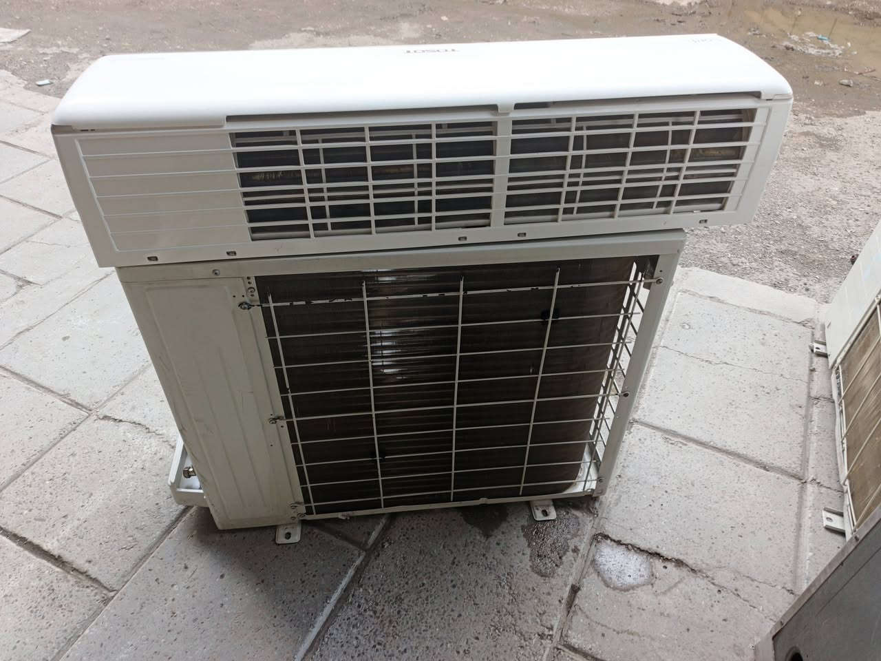 سبلت طن ونص 
توست ابلادي ع وضع الشركه 
كامل مكمل 
سعره ٣٥٠ 
***********
