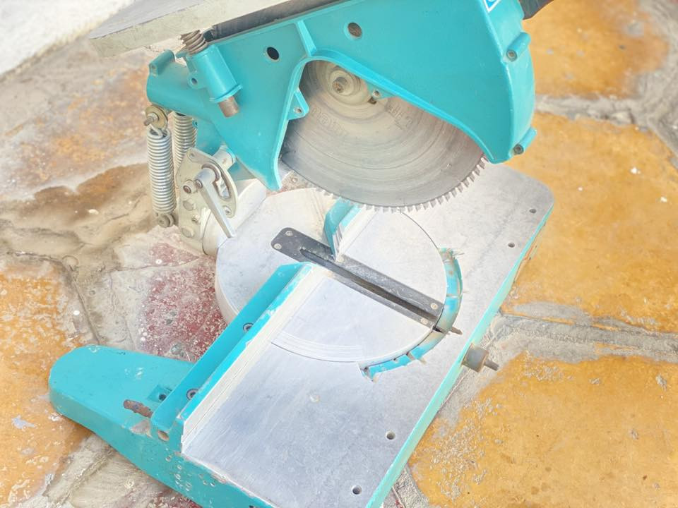 كتر للبيع جديد غير مفتوح مكانه نجف القرص جديد مصارله شهر ***********     350 الف
