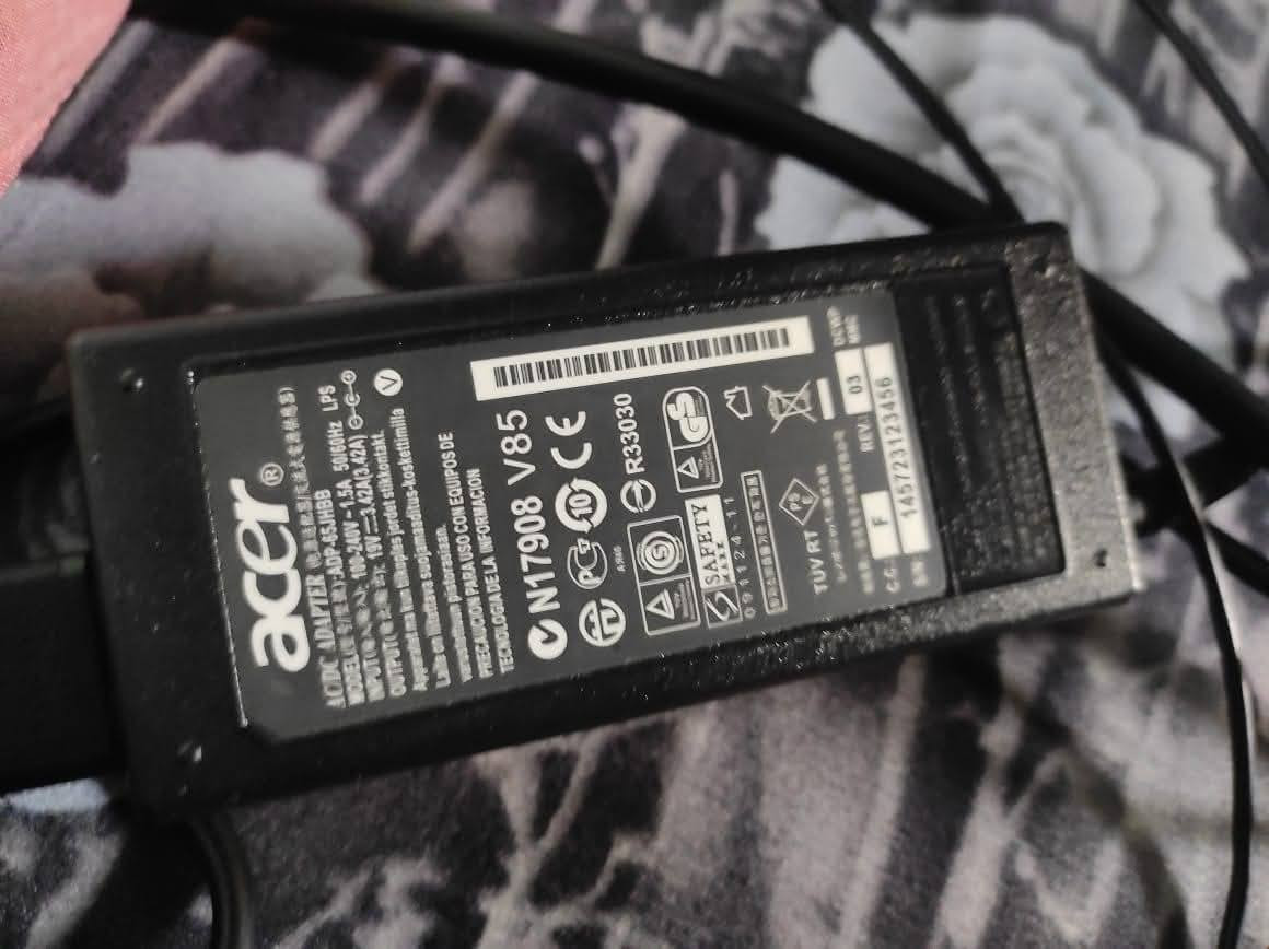 هارد ٣٢٤
رام 8
شاحنه اصليه ماله 
يجي وياه كيبورد خارجي الاوان 
ويجي وياه ماوس بلاتوث كلشي ينزلك 
ببجي او العاب اخرى😅❤ 
يلعبك ببجي ١٢٠ فريم حقيقي 
او الي لعبه الجهاز شرط ضمان سبوع 
مراوسه بماطور شحن او للبيع***********
ابو الجود
