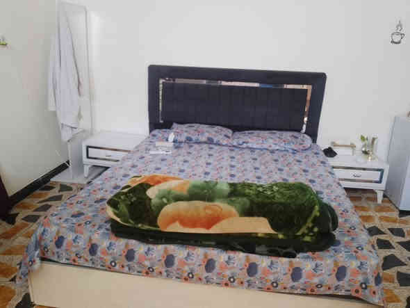 سلام عليكم للبيع غرفت نوم مستعمله نضيفه كلش وتخم هم نضيف وكاونتر تصفيت بيت رقم  الهاتف ***********
