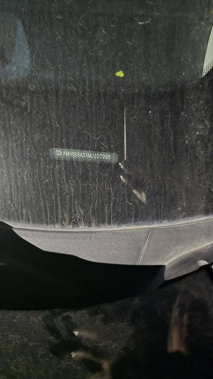 للبيع هيونداي فينيو 2021 - اقتصادية، أنيقة،
التفاصيل
الموديل هيونداي فينيو (Venue)
سنة الصنع : 2021
سنه الشراء 2022/11
اللون أسود ملكي (Black Noir Pearl) 
المحرك 1.6 لتر، اقتصادي جداً جداً في استهلاك الوقود. المنشأ كوريا تصنيع كوري أصلي). الحالة العامة السيارة نظيفة جداً، داخلية مخمل (NNB) مرتبة، تبريد ثلج تحكمات ستيرن، شاشة كبيرة تدعم Apple Car Play و Android Auto
🥰المميزات الإضافية🥰
نظام مراقبة ضغط الإطارات.
مانع انزلاق ونظام ثبات إلكتروني
حساسات خلفية وكاميرا دوارة.
السيارة جاهزة من كل النواحي تحويل سنوية، فحص
زيت و فلاتر جديدة.
اير باك سليم
السعر: [١٣٠$] قابل للتفاوض البسيط للجادين فقط.
المكان كركوك
للتواصل ***********
