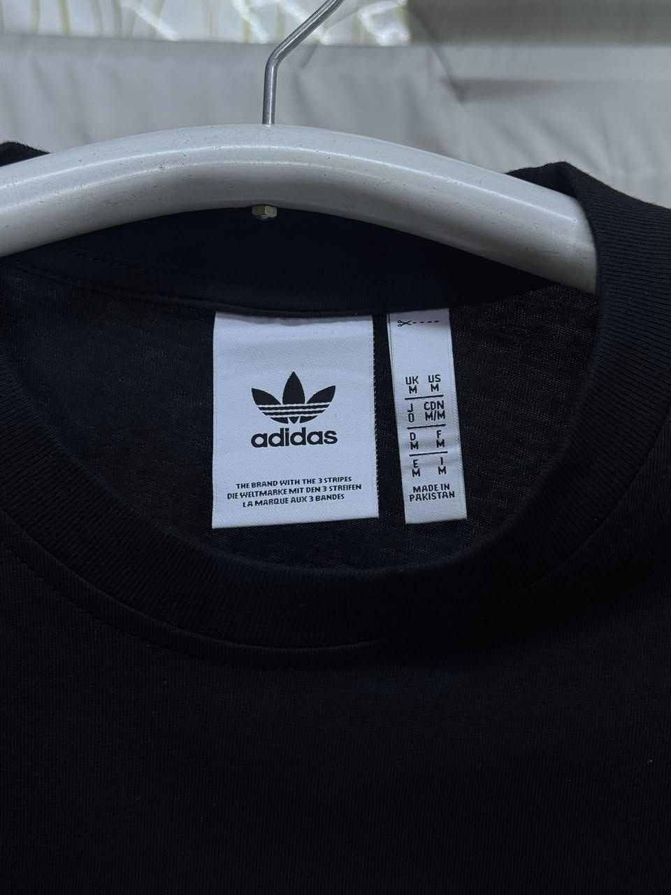 تشيرت (اديداس  )سوبر كريم  
القياس  M لون اسود فحم
النظافه 💯/💯  

يوجد توصيل 🚚 (بغداد -محافظات )
☎️رقم الهاتف :***********

للحجز -دايركت
