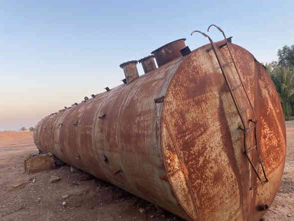 خزان حديد نظيف ما مستعمل -طوله(١٦متر)-سمك الحديد(١٠ملم)-قطره(٢٩٠cm)
السعر١٢ مليون او٨٠$ ورقه
العنوان ديالى 
***********
