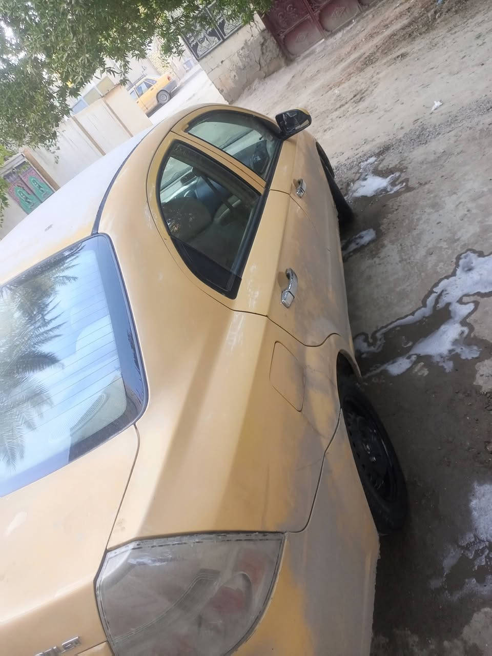 السلام عليكم افيو موديل 2010 رقم اسود منفيس معاملة قيد الانجاز يعني جاهزه للترقيم مكينه فقط تنقص بخار ماكو وكير مكفول والكشر فقط الباب السايق مبدل السعر 30وبيهه مجال للشراي الاتصال على الرقم ***********
