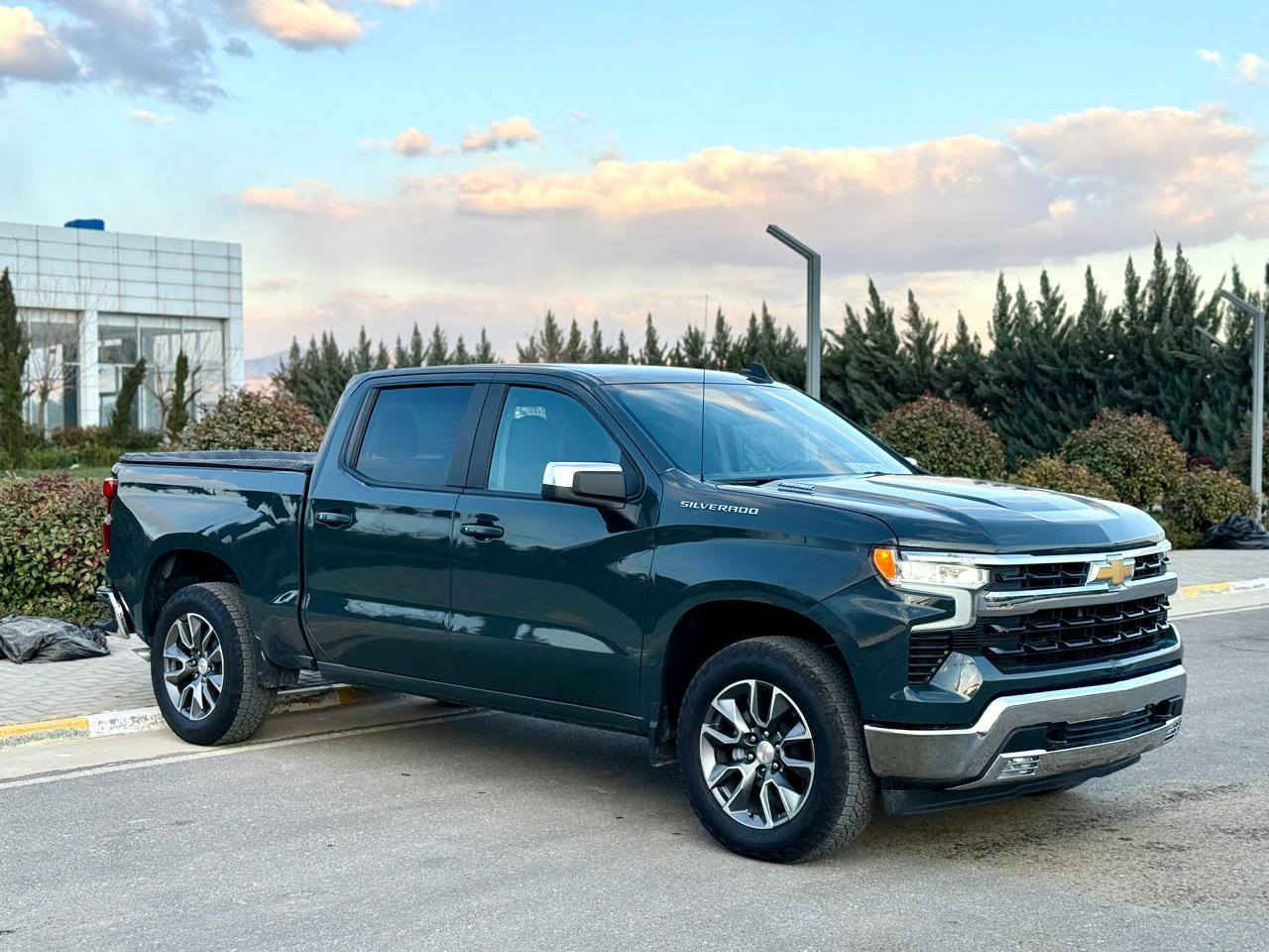 سيلفرادو ٢٠٢٥
لون سيلفرادو سيمينت

تم بيع 6000 فقط
مقصورة خلفية
كاميرا خلفية
كاميرا أمامية
حساسة
وسائد هوائية
مكبر صوت
مستشعر سرعة
زجاج كهربائي
شاشة
مرآة رادار
نظام المفتاح الذكي
تحكم تلقائي في درجة الحرارة
مقعد كهربائي
6 فتحات تهوية
مصابيح زينون
5 مصابيح LED
نظام تعليق قابل للطي
مكبر صوت مدمج
دفع رباعي
نظام ABS
رادار
سعر ٢٩٨ مجال بسیط 
***********
