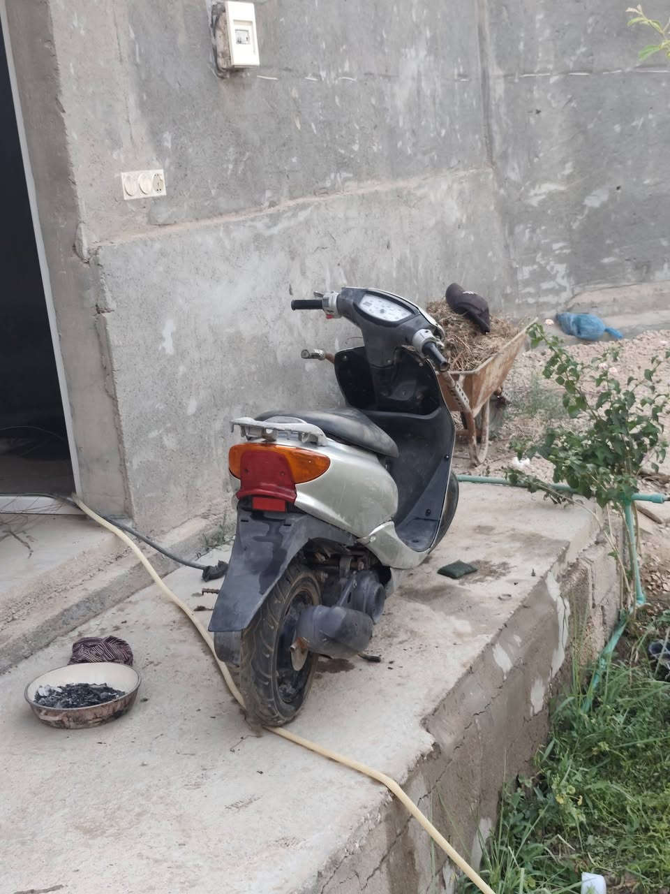 السلام عليكم
دراجه 60 عصفوريه للبيع
يرادلها تجفيت وغراض بسيطه
هيه غراضها كلها رخيصه
اكتب سعر الي يفيدك بالخاص 
***********
هذا رقمي موجود واتساب
