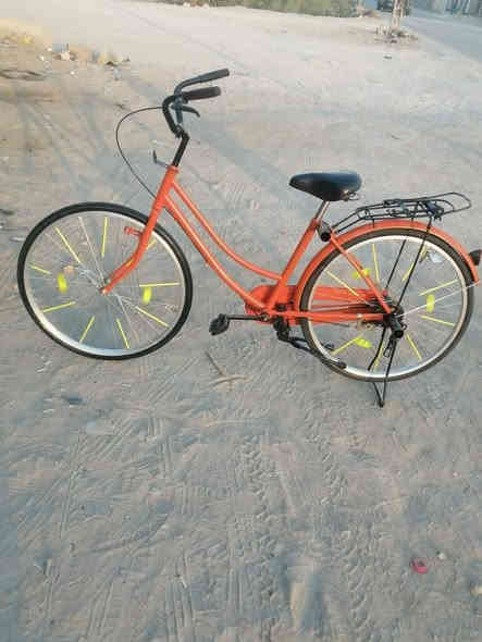 السلام وععليكم اخوان بايسكل للبيع باله حجم 26 بايسكل ما ناقصه اي شي فقط مصبوق عام صبق سيارات الله شاهد البايسكل نضافته 100٪95 البايسكل سعره ٩٠ وبي مجال حك الجيه للستفسار اكثر على رقم الهاتف *********** بي واتساب
