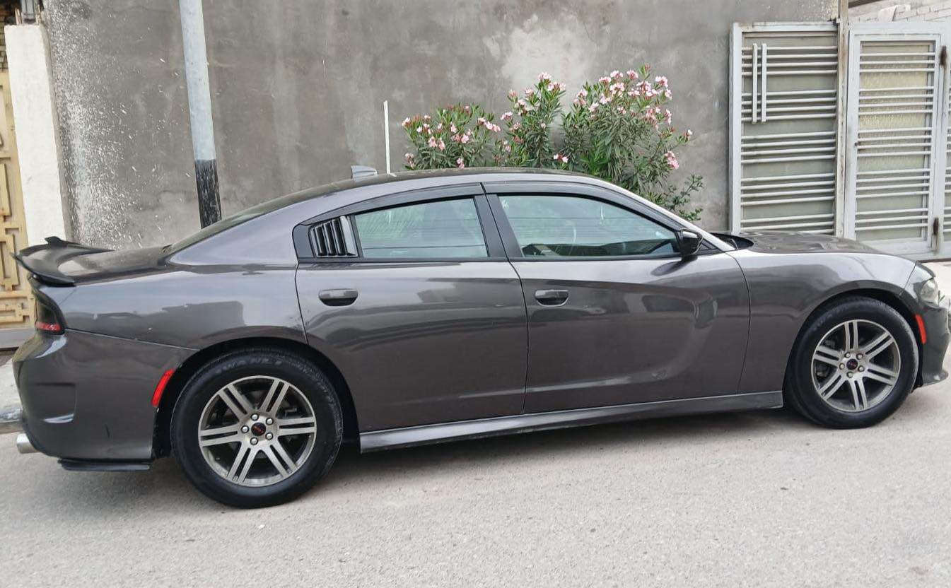 جارجر ٢٠١٦ rt محدث srt بنيد ودعاميات مكينة ٣٦٠٠ كير محرك مكفولات السيارة جاهزة كهربائيات حداده تايرات جدد تبريد ماشاء الله شاشة كبيره حساسات ماشية ١٧٠٠٠٠ميل للتواصل *********** الزبير, البصرة
