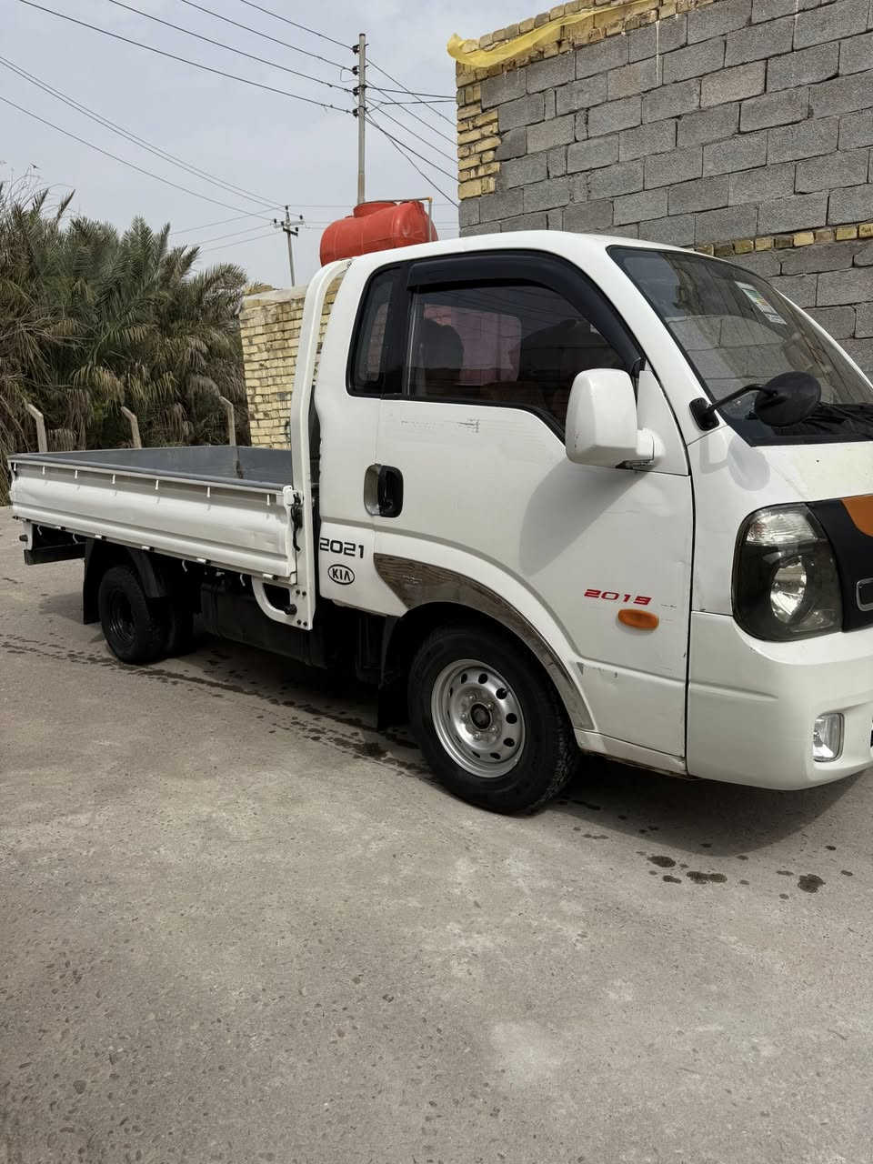 سلام عليكم وبركات
كيه بنكو موديل 2016
مكينه مسكر بم ونوزل 
لا تبخير ولا تنقيص  
حداديه اكسل كير 
تخم تاير كله جديد
سياره جديده 
وبل عافيه ع ياخذه
رقم ميسان سياره
المكان بلعماره رقم الهاتف ***********
