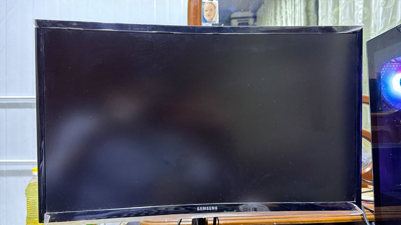PC معروضه للبيع استعمال قليل استعمال طالب سادس

------------------------------------------------------------------------------------
مواصفات البيسي

•المعالج  i7-13700F 
•المذربورد  B660M ASUS PLUS WIFI
•الكارت الشاشه  RTX 4060 Ti ASUS 16g 2fa
•الرام  RAM 16GB DDR5 6000 RIPJAWS M5
•الذاكره  SSD 1TB
•  مبرد مائي Deep coll
•البور سبلاي  PSU 700W
+ الشاشه معروضه للبيع نوع سامسونج 144 Hz تكون منحنيه يعني كيرف

للاستفسار التواصل على هذا الرقم 
***********
