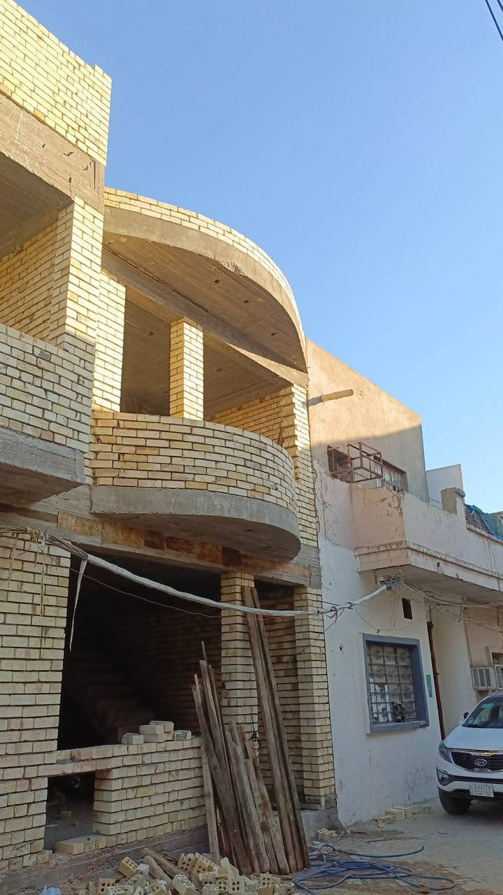 كادر بناء وتطبيك الارضيات والجداري نظام القطعي والدبل وكرسته وعمل 
نعمل في كافه مناطق بغداد فقط 
 وبانسب الاسعار 

***********
