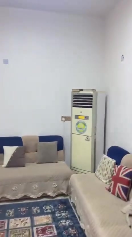 دارللبيع مساحه350م طابوزراعي سند25في زوير الغربي شارع مشروع الماء  ركن ع3شوارع عرض الشارع30م و20م و8م ع التبليط مباشرة  طابقين يحتوي على3غرف نوم وباقي الملحقات بناء جديد وحلو. السعر360وبي مجال/مكتب عالم العقار***********.
