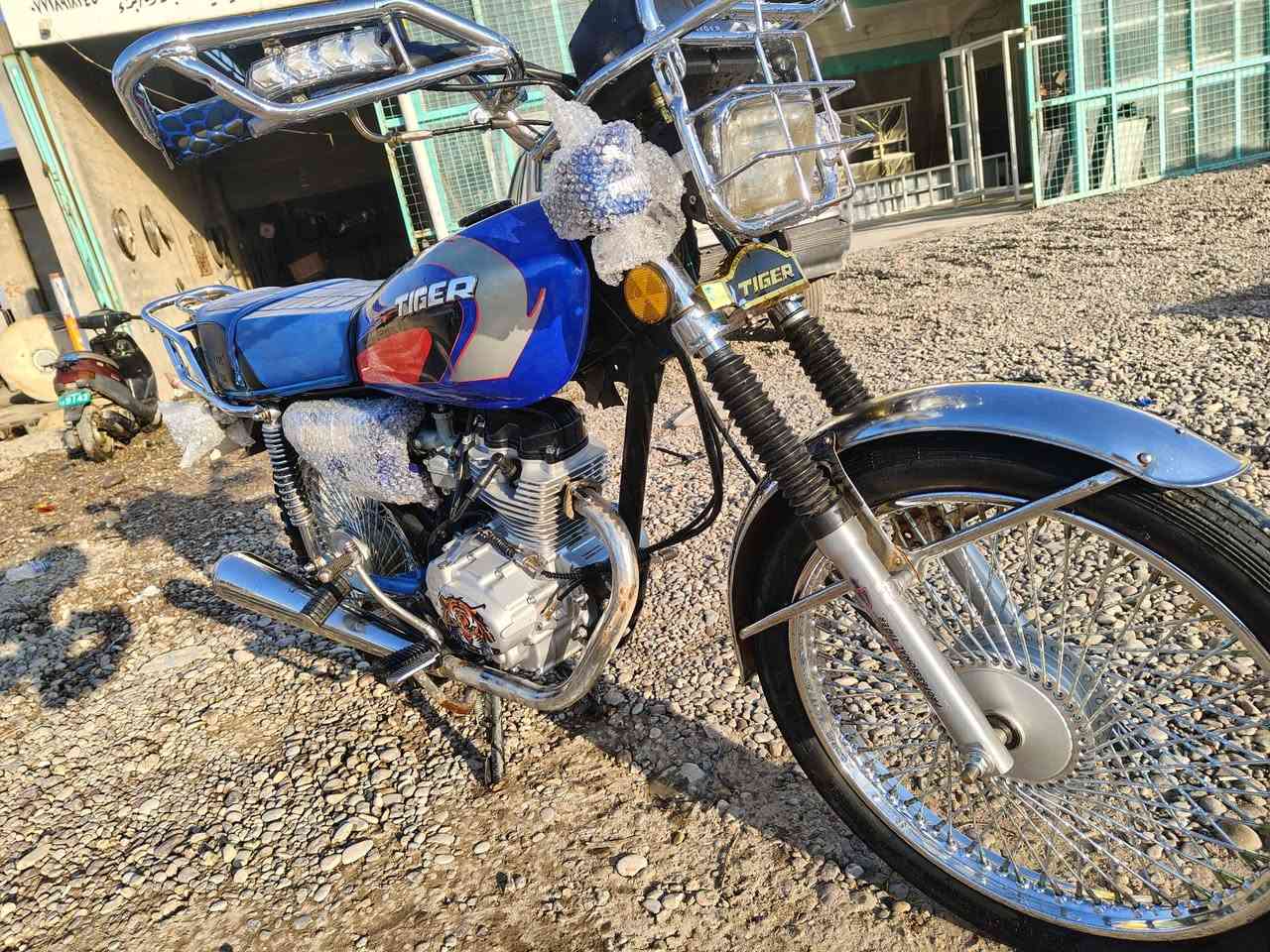 السلام عليكم للبيع تايكر 2021 وزن ثقيل ابو الدرع شرط مامطخوخ صبانه نضافه فول كلشي شغال نشاط فول السعر 550وبي مجال قليل مكاني الجدعه للاستفسار ***********
